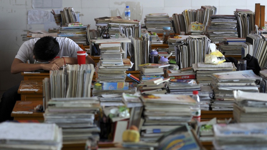 "Mẹ ơi, con mệt quá, con ngủ một lát" - lời nói cuối cùng của cậu bé qua đời vì học cả ngày lẫn đêm, học thêm cả cuối tuần - Ảnh 3.