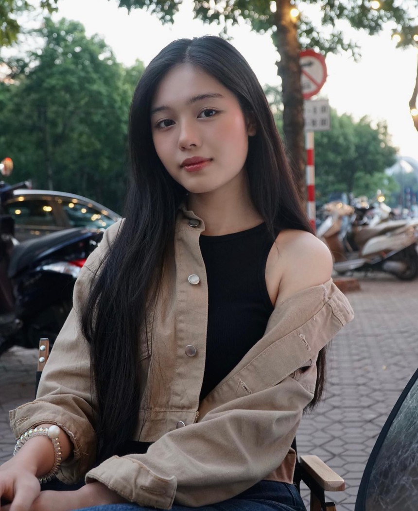 Nhan sắc đời thường "xinh ơi là xinh" của Hoa khôi trường Báo vừa đăng quang, ngắm mãi chẳng chán - Ảnh 3.