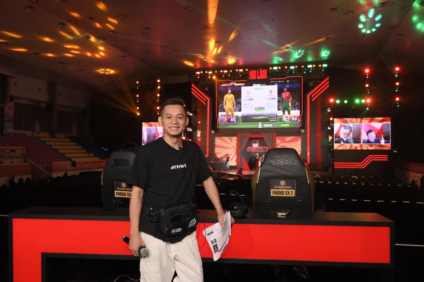 Bùng nổ đêm sự kiện giải đấu 'ao làng', Đen Vâu và Hoà Minzy cũng xuất hiện góp vui - Ảnh 10.