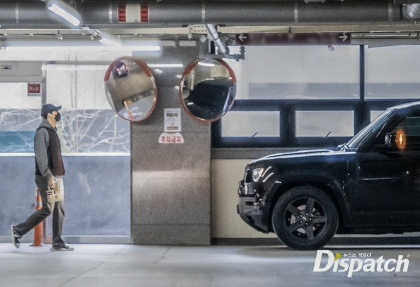 Cặp đôi "The Glory" bị Dispatch khui ảnh hẹn hò: "Ác nữ" Lim Ji Yeon nên duyên với "đao phủ" Lee Do Hyun - Ảnh 3. Cặp đôi "The Glory" bị Dispatch khui ảnh hẹn hò: "Ác nữ" Lim Ji Yeon nên duyên với "đao phủ" Lee Do Hyun - Ảnh 3.