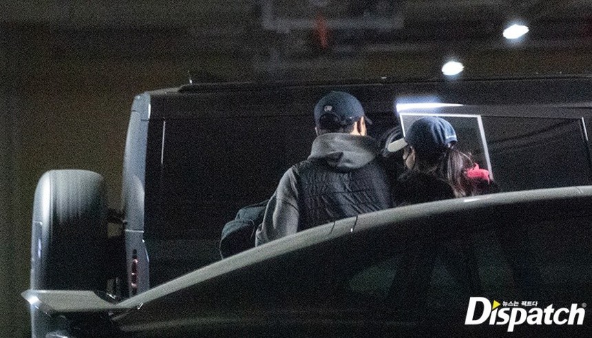 Cặp đôi "The Glory" bị Dispatch khui ảnh hẹn hò: "Ác nữ" Lim Ji Yeon nên duyên với "đao phủ" Lee Do Hyun - Ảnh 5. Cặp đôi "The Glory" bị Dispatch khui ảnh hẹn hò: "Ác nữ" Lim Ji Yeon nên duyên với "đao phủ" Lee Do Hyun - Ảnh 5.