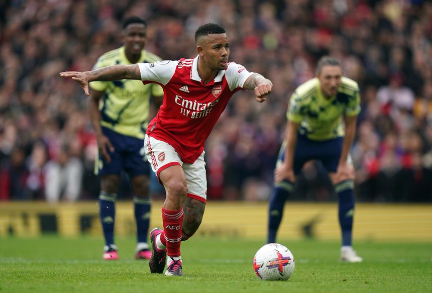 Bàn thắng đầu tiên của Jesus kể từ tháng 10 năm ngoái