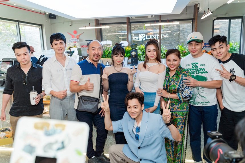 Dàn cast Running Man bất ngờ hội ngộ, 2 anh lớn hạng A vắng mặt vì sao? - Ảnh 4.