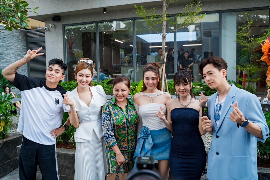 Dàn cast Running Man bất ngờ hội ngộ, 2 anh lớn hạng A vắng mặt vì sao? - Ảnh 3.