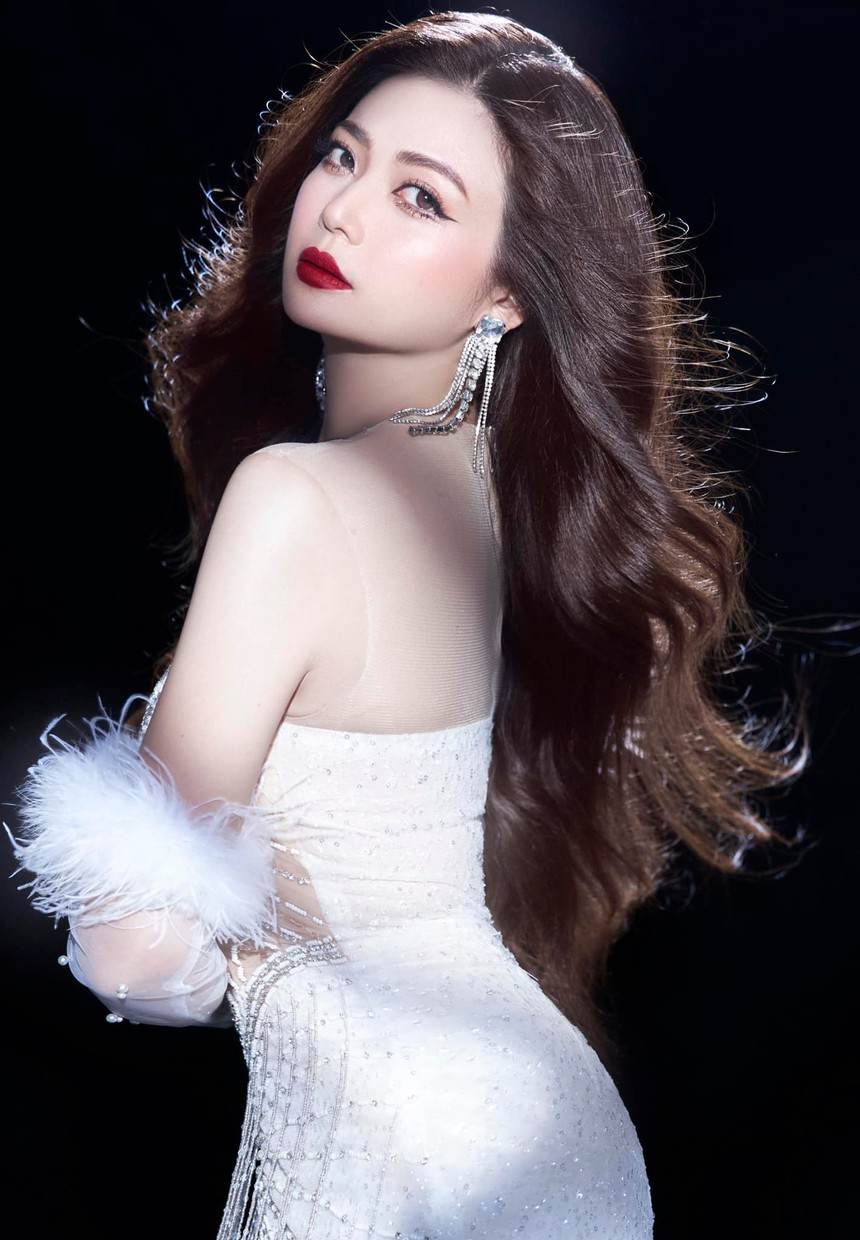 Sao nữ bỏ qua hình tượng để vào vai: Kiều Anh tự làm xấu, Quỳnh Kool cắt phăng mái tóc dài - Ảnh 9. Sao nữ bỏ qua hình tượng để vào vai: Kiều Anh tự làm xấu, Quỳnh Kool cắt phăng mái tóc dài - Ảnh 9.