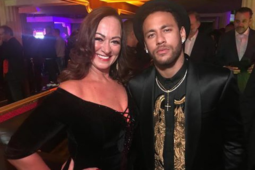 Sau hơn 2 năm bên nhau, trai đẹp kém 30 tuổi cay đắng thừa nhận bị mẹ Neymar 'bỏ rơi' - Ảnh 2.