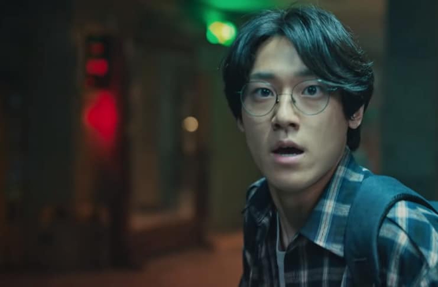 Không ai 'tự vả' như Lee Do Hyun: Xưa 'đá' bạn gái để nhập vai tốt hơn, nay hẹn hò luôn đàn chị đóng chung phim! - Ảnh 2.