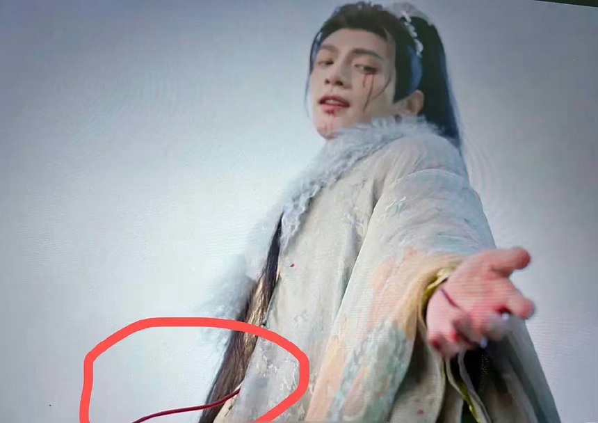 4 hạt sạn khiến 'Trường nguyệt tẫn minh' bị chê là phim hài cổ trang - Ảnh 3.