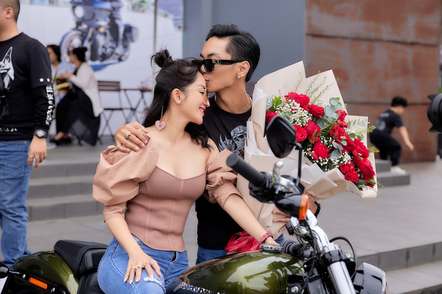 Khánh Thi 'chịu chơi' hứa tặng 2 chiếc mô tô cả tỷ đồng cho Phan Hiển nếu làm được điều này - Ảnh 3.