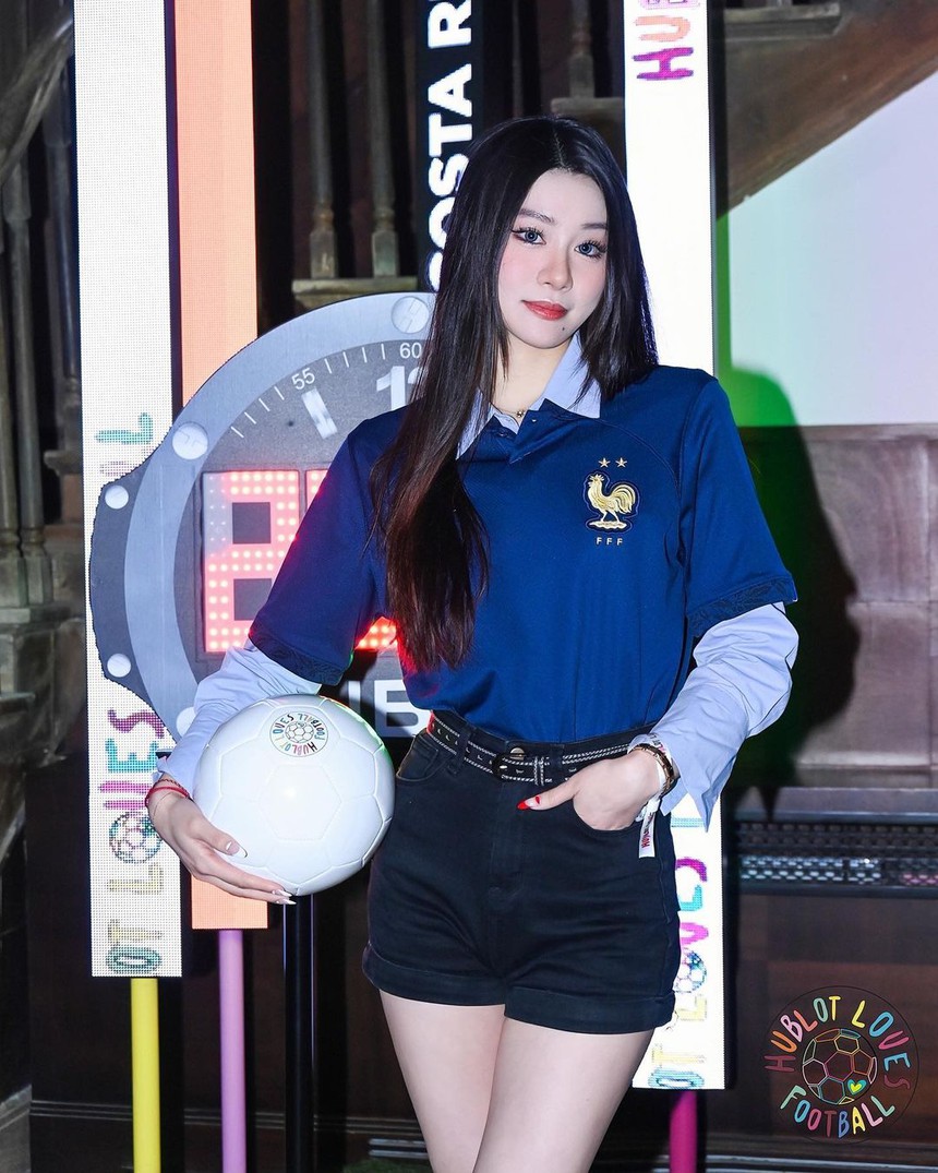 Ái nữ của cựu danh thủ bóng đá: Sở hữu vẻ ngoài gây thương nhớ, từng hẹn hò với 3 thiếu gia giàu có - Ảnh 4.