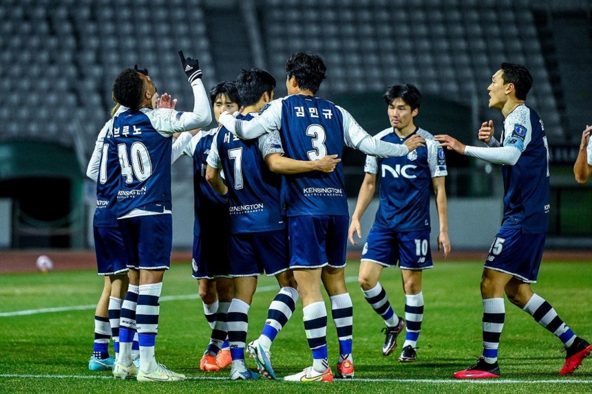 Bóng đá Việt Nam ngày 10/4: Văn Hậu bỏ ngỏ khả năng ra sân ở vòng 6 V-League - Ảnh 5.