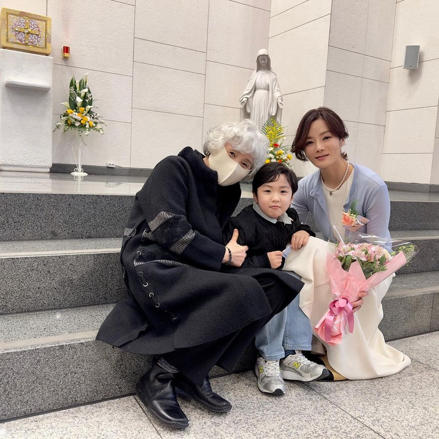 Cuộc sống hiện tại của "tình đầu quốc dân" Chae Rim ở tuổi 44: Làm mẹ đơn thân sau khi ly hôn chồng Trung Quốc, kiếm bộn tiền nhờ khả năng kinh doanh - Ảnh 2. Cuộc sống hiện tại của "tình đầu quốc dân" Chae Rim ở tuổi 44: Làm mẹ đơn thân sau khi ly hôn chồng Trung Quốc, kiếm bộn tiền nhờ khả năng kinh doanh - Ảnh 2.