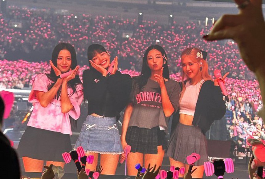 Buổi hòa nhạc tại Nhật của Blackpink thành công rực rỡ với 110.000 khán giả - Ảnh 1.