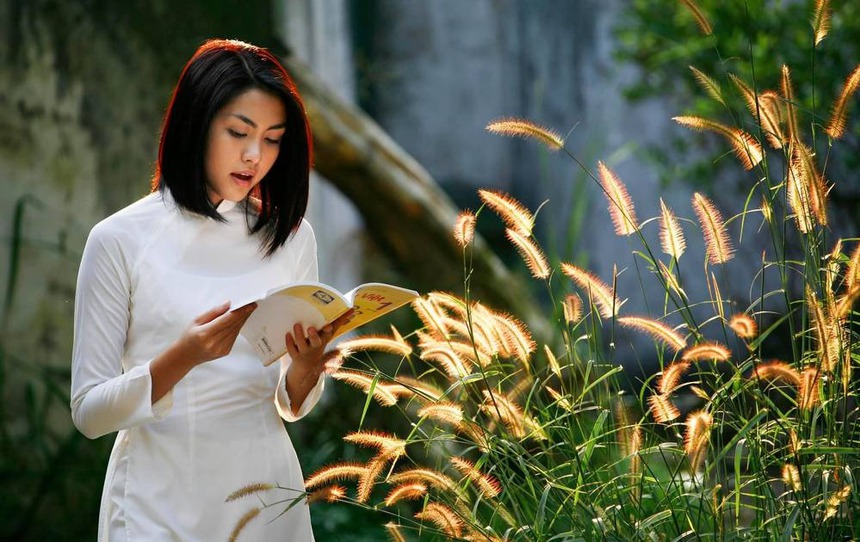 Hà Tăng khoe ảnh thả diều với con, fan xuýt xoa chiều cao khủng của ái nữ - Ảnh 4.