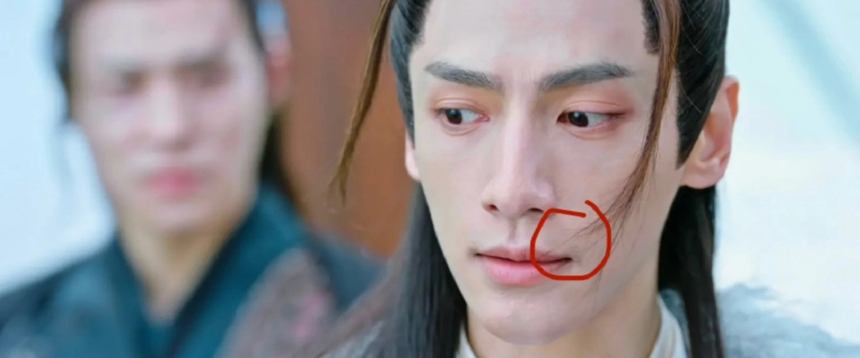 La Vân Hi lộ vết sẹo dài trên mặt ở Trường nguyệt tẫn minh khiến fan xót xa, hóa ra 'makeup lố' là để che giấu? - Ảnh 2. La Vân Hi lộ vết sẹo dài trên mặt ở Trường nguyệt tẫn minh khiến fan xót xa, hóa ra 'makeup lố' là để che giấu? - Ảnh 2.