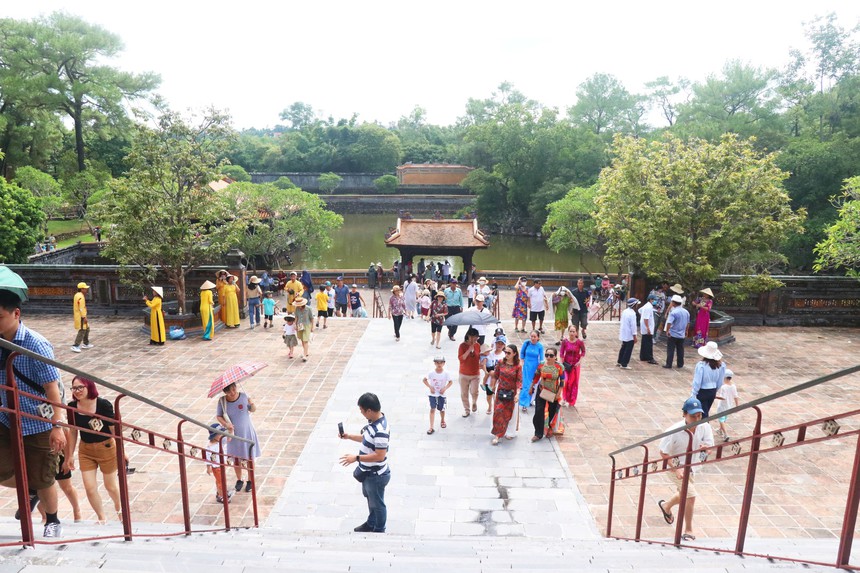 Làm phong phú sản phẩm văn hóa, du lịch, thu hút khách đến cố đô Huế - Ảnh 1. Làm phong phú sản phẩm văn hóa, du lịch, thu hút khách đến cố đô Huế - Ảnh 1.