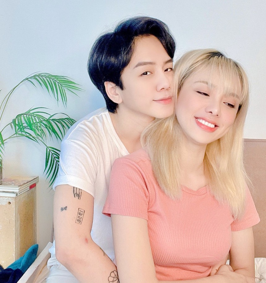 Người yêu đồng giới của Miko Lan Trinh lộ tính xấu khi livestream: Giành hát với bạn gái, khó chịu ra mặt rồi dùng dằng bỏ đi - Ảnh 3.