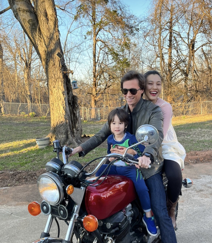 Sau 1 năm ly hôn, đây là điều đặc biệt Hoàng Oanh dành cho chồng cũ mà ít ai làm được - Ảnh 5. Sau 1 năm ly hôn, đây là điều đặc biệt Hoàng Oanh dành cho chồng cũ mà ít ai làm được - Ảnh 5.