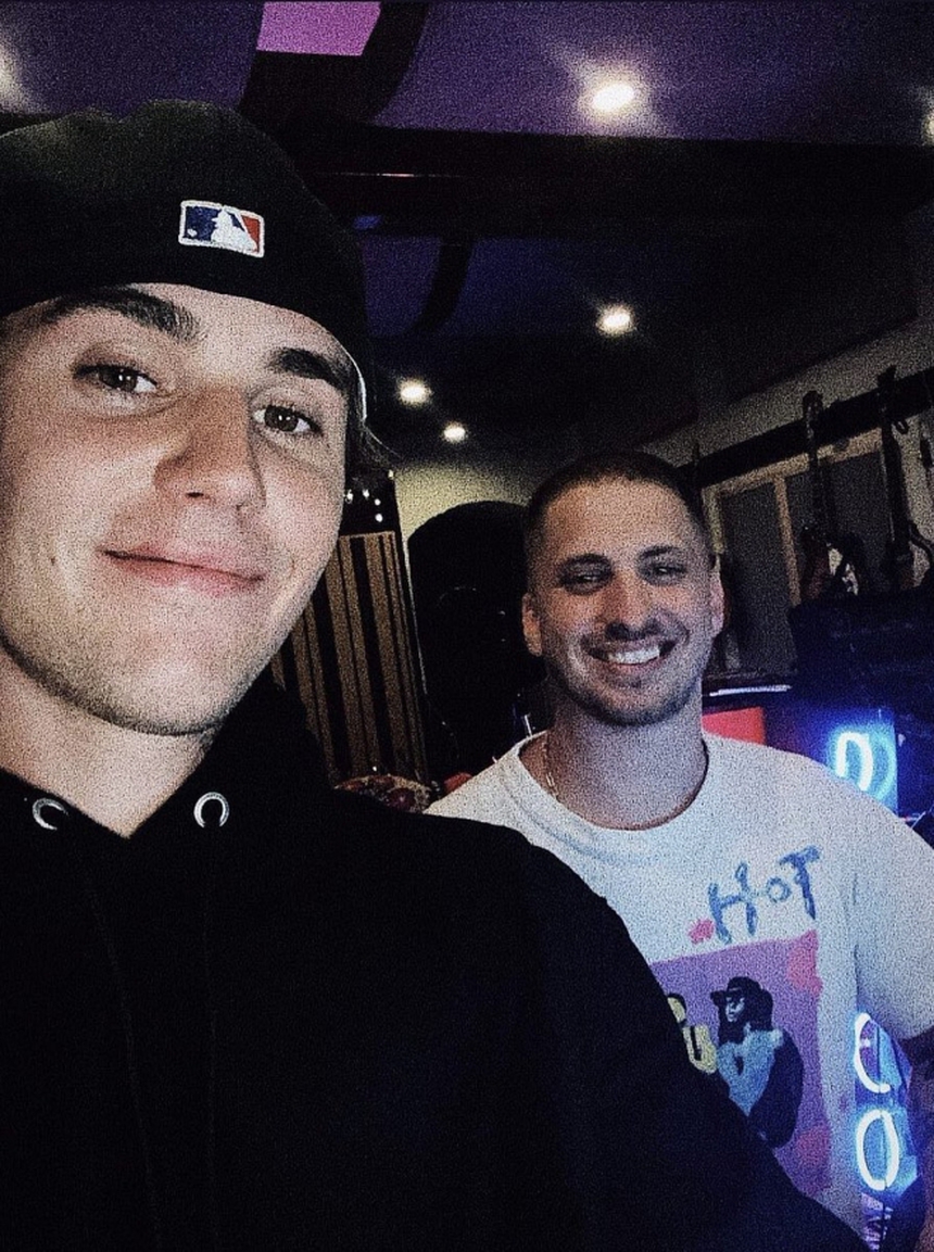 Em út Jungkook BTS sắp debut solo? - Ảnh 2.