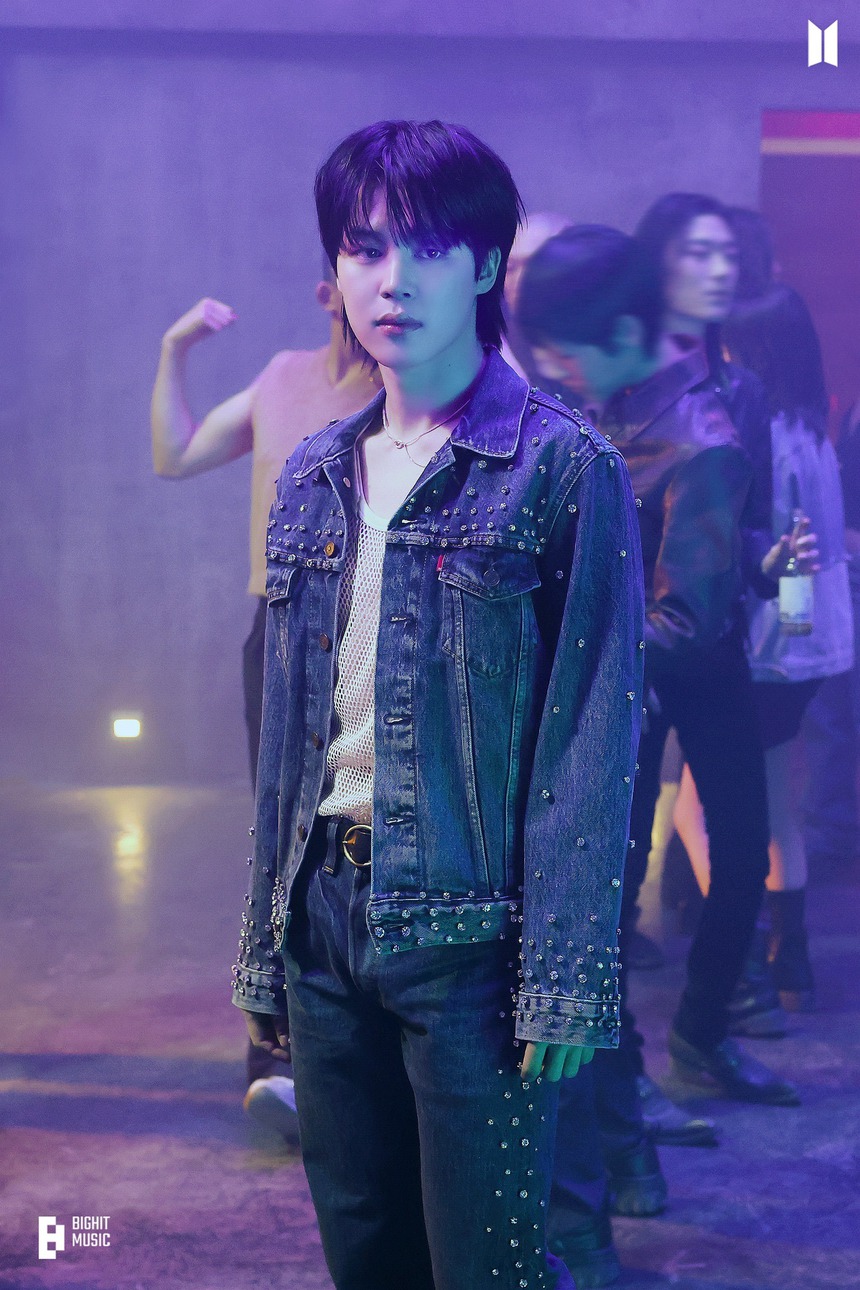 'Like Crazy' giành Quán quân Billboard Hot 100: Jimin đã tiến xa ra ngoài Kpop - Ảnh 1.