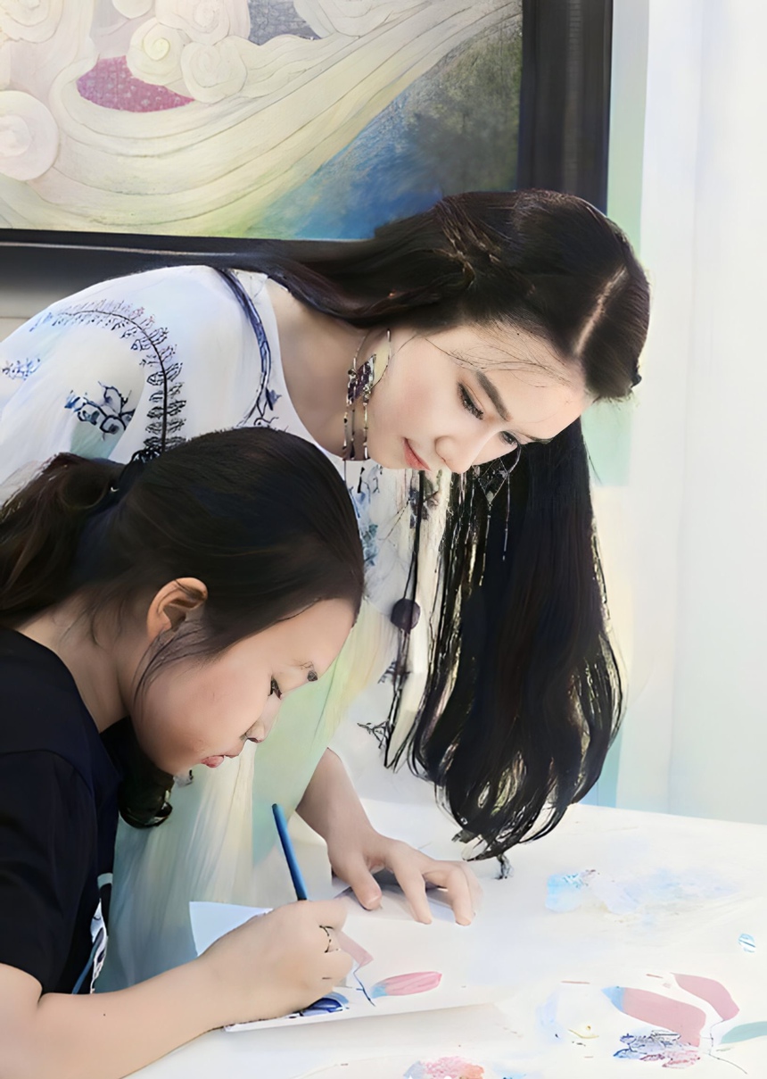 Họa sĩ Lương Giang và hành trình đặc biệt với trẻ tự kỷ - Ảnh 1.