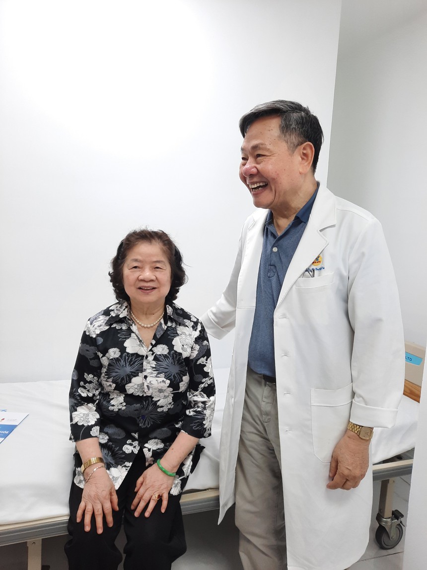 Khỏi bệnh ung thư nhờ 1 câu nói của bác sĩ và hành động đáng khâm phục từ người chồng - Ảnh 1. Khỏi bệnh ung thư nhờ 1 câu nói của bác sĩ và hành động đáng khâm phục từ người chồng - Ảnh 1.