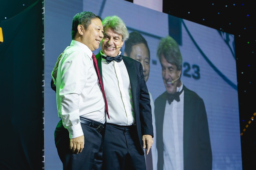 Bệnh viện quốc tế đầu tiên ở Việt Nam: Từ vùng đầm lầy trở thành nơi điều trị cho 5 triệu lượt bệnh nhân, 3 lần đạt chứng nhận con dấu vàng chất lượng JCI  - Ảnh 2.