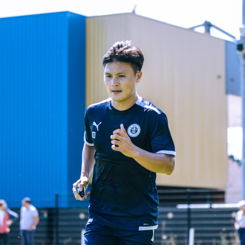 Quang Hải rời Pháp đến đội bóng cũ của Văn Lâm? - Ảnh 3.