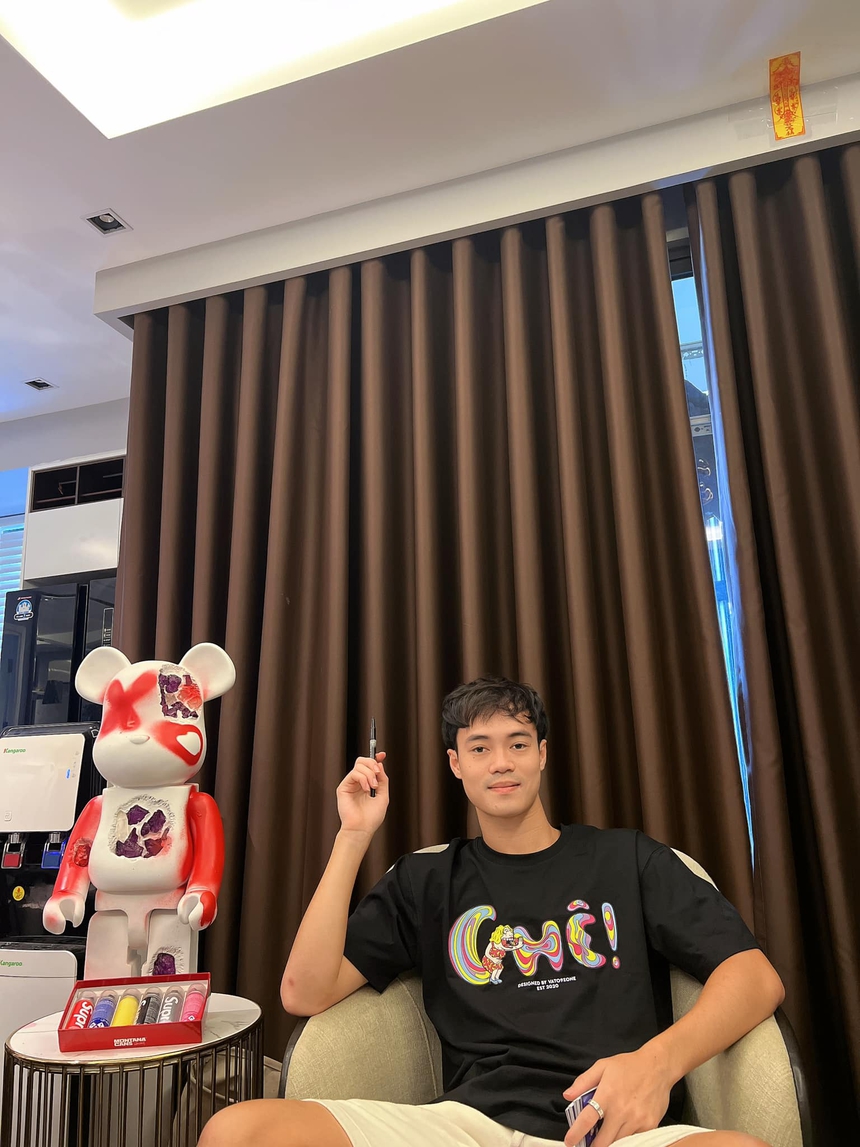 Tuổi 27 của Nguyễn Văn Toàn: Làm chủ tịch, xây nhà to cho bố mẹ, khối tài sản lên đến cả chục tỷ đồng - Ảnh 3. Tuổi 27 của Nguyễn Văn Toàn: Làm chủ tịch, xây nhà to cho bố mẹ, khối tài sản lên đến cả chục tỷ đồng - Ảnh 3.