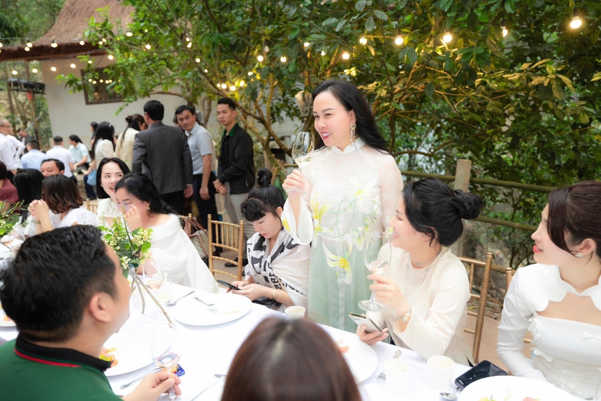 Sau 2 năm chia tay, Quách Ngọc Ngoan lâm cảnh nợ nần, còn Phượng Chanel thì sao? - Ảnh 5.