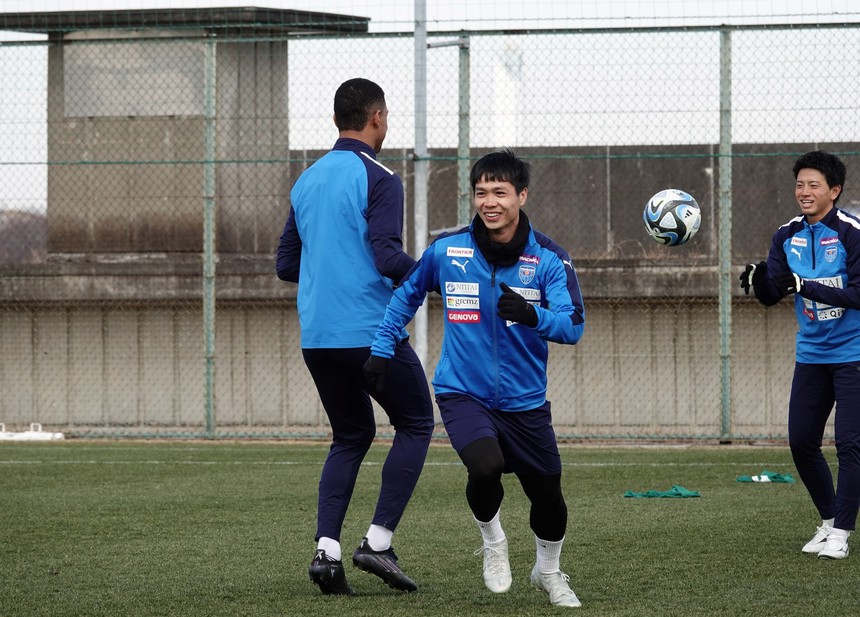 Công Phượng xuất hiện suốt nhưng không được đá, CĐV Việt Nam bức xúc: 'không cho đá thì đừng câu like' - Ảnh 4. Công Phượng xuất hiện suốt nhưng không được đá, CĐV Việt Nam bức xúc: 'không cho đá thì đừng câu like' - Ảnh 4.