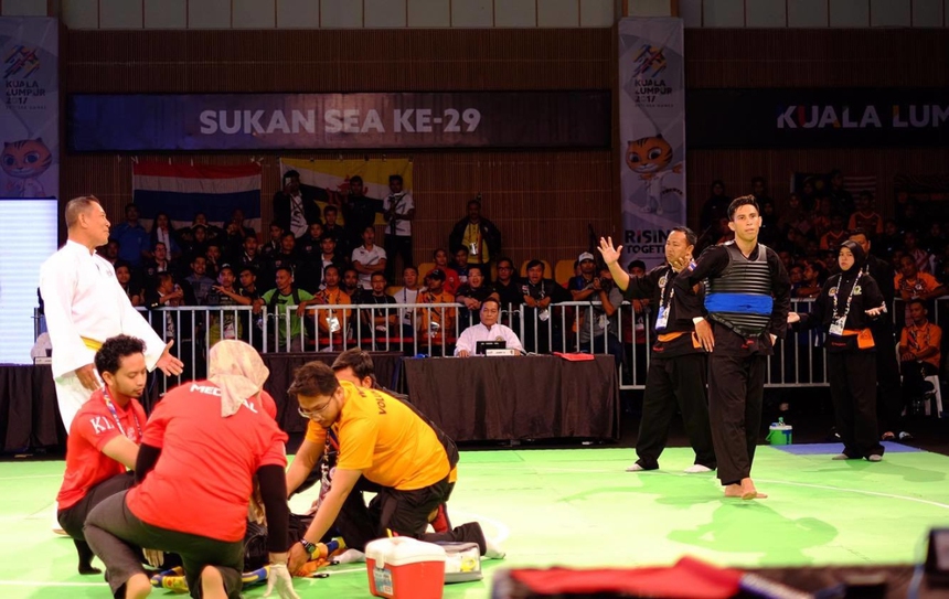 Độc lạ SEA Games: Võ sỹ chủ nhà 'giả chết', giành HCV khiến đối thủ cạn lời   - Ảnh 3.