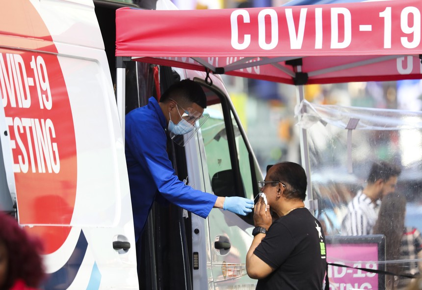 Mỹ chính thức chấm dứt tình trạng khẩn cấp về y tế do dịch Covid-19 - Ảnh 1.