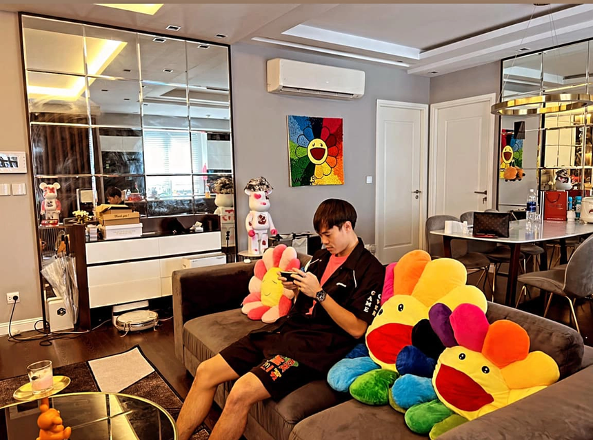 Tuổi 27 của Nguyễn Văn Toàn: Làm chủ tịch, xây nhà to cho bố mẹ, khối tài sản lên đến cả chục tỷ đồng - Ảnh 2. Tuổi 27 của Nguyễn Văn Toàn: Làm chủ tịch, xây nhà to cho bố mẹ, khối tài sản lên đến cả chục tỷ đồng - Ảnh 2.