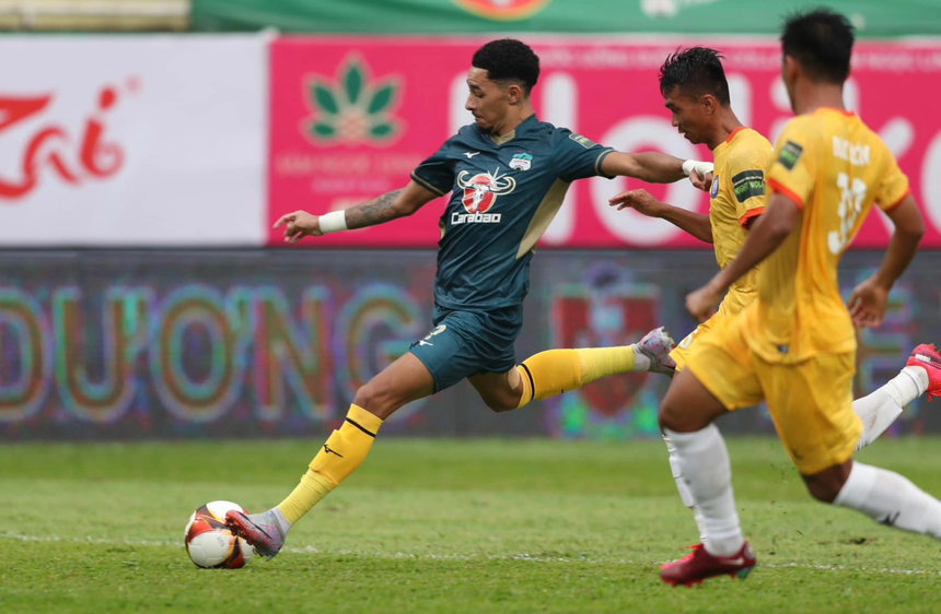 HAGL vẫn "thở" nhờ tuyến giữa - Ảnh 2.