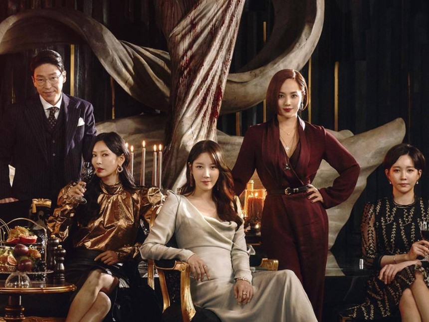 Loạt phim Hàn dở tệ nhưng vẫn hot nhờ dàn cast 'gánh còng lưng': Cái tên cuối làm khán giả 'xỉu lên xỉu xuống' suốt 1 năm - Ảnh 10. Loạt phim Hàn dở tệ nhưng vẫn hot nhờ dàn cast 'gánh còng lưng': Cái tên cuối làm khán giả 'xỉu lên xỉu xuống' suốt 1 năm - Ảnh 10.