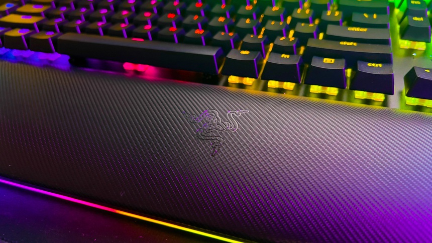Trên tay Razer BlackWidow V4 Pro – Bàn phím dành cho game thủ hệ “OCD RGB” - Ảnh 6. Trên tay Razer BlackWidow V4 Pro – Bàn phím dành cho game thủ hệ “OCD RGB” - Ảnh 6.