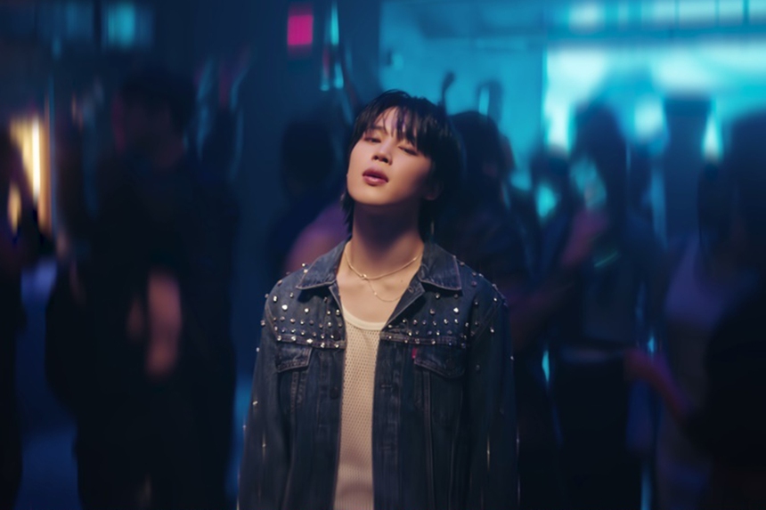 Fan BTS giận dữ: Billboard âm thầm đổi luật khiến doanh số bài hát của Jimin “bốc hơi”, Like Crazy từ #1 rớt khỏi top 10 Hot 100 chỉ sau 1 tuần? - Ảnh 3. Fan BTS giận dữ: Billboard âm thầm đổi luật khiến doanh số bài hát của Jimin “bốc hơi”, Like Crazy từ #1 rớt khỏi top 10 Hot 100 chỉ sau 1 tuần? - Ảnh 3.
