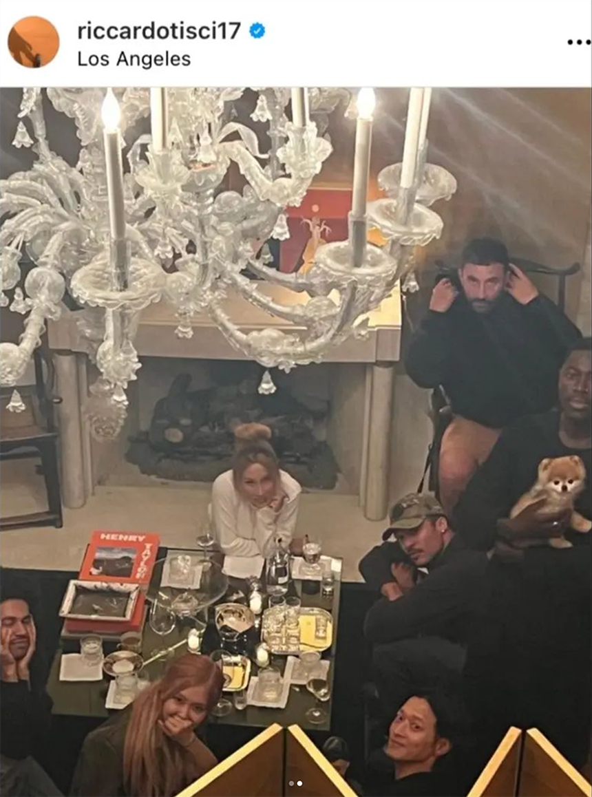 Rộ ảnh hẹn hò của Rosé (BLACKPINK) và “thánh sống” Kang Dong Won, nhưng dân tình đổ dồn sự chú ý vào 1 chi tiết nhạy cảm - Ảnh 2. Rộ ảnh hẹn hò của Rosé (BLACKPINK) và “thánh sống” Kang Dong Won, nhưng dân tình đổ dồn sự chú ý vào 1 chi tiết nhạy cảm - Ảnh 2.