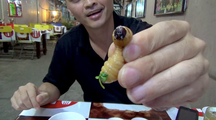 Khách Tây khiến dân tình xôn xao với 5 món ăn 'gây rùng mình nhất' ở Việt Nam, đặc biệt là món số 2: Thật tuyệt khi chúng tôi 'sống sót'! - Ảnh 2.