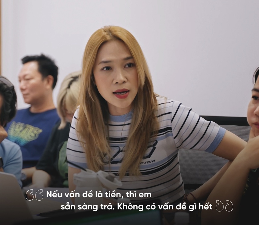 'Người giữ thời gian' gây sốt, Mỹ Tâm xúc động chia sẻ ảnh ôm bố mẹ chưa bao giờ tiết lộ - Ảnh 4. 'Người giữ thời gian' gây sốt, Mỹ Tâm xúc động chia sẻ ảnh ôm bố mẹ chưa bao giờ tiết lộ - Ảnh 4.