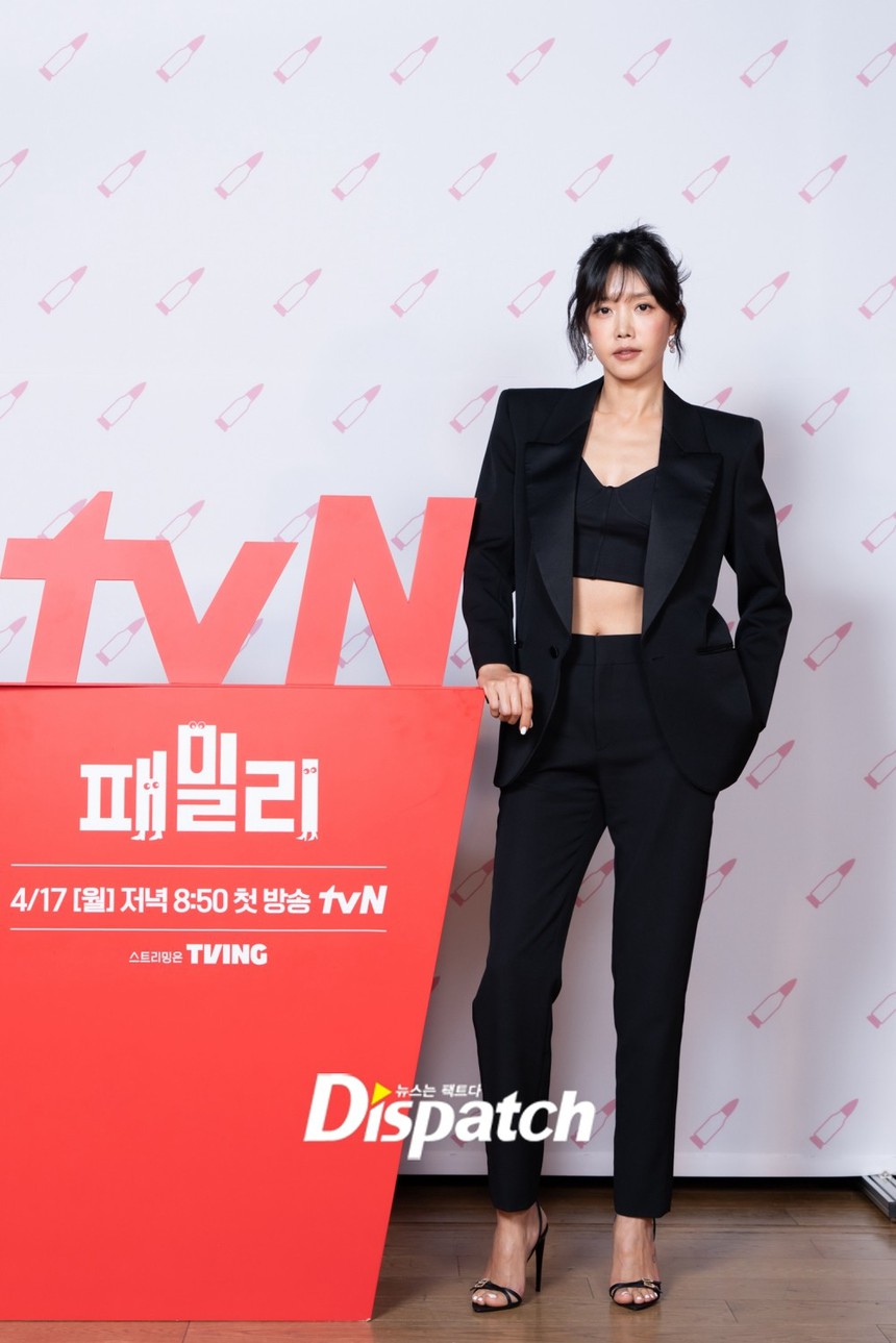 Jang Nara tái xuất màn ảnh sau kết hôn, nhan sắc tuổi 42 chiếm trọn spotlight họp báo - Ảnh 9. Jang Nara tái xuất màn ảnh sau kết hôn, nhan sắc tuổi 42 chiếm trọn spotlight họp báo - Ảnh 9.