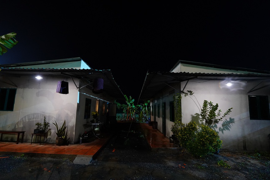 Lý do Lý Hải bỏ tiền xây dựng cả dãy nhà rồi phá bỏ trong "Lật Mặt 6" - Ảnh 1. Lý do Lý Hải bỏ tiền xây dựng cả dãy nhà rồi phá bỏ trong "Lật Mặt 6" - Ảnh 1.