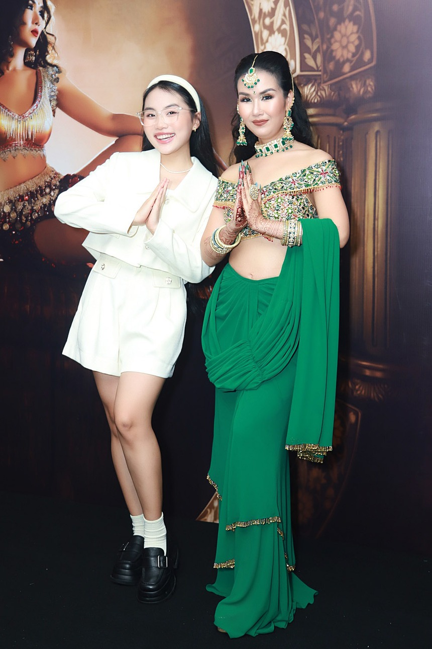 Chồng cho 5 tỷ, Võ Hạ Trâm ra mắt MV 'khủng' nhất sự nghiệp, kể lý do hát tiếng Ấn Độ khiến ai cũng 'bật cười' - Ảnh 20. Chồng cho 5 tỷ, Võ Hạ Trâm ra mắt MV 'khủng' nhất sự nghiệp, kể lý do hát tiếng Ấn Độ khiến ai cũng 'bật cười' - Ảnh 20.