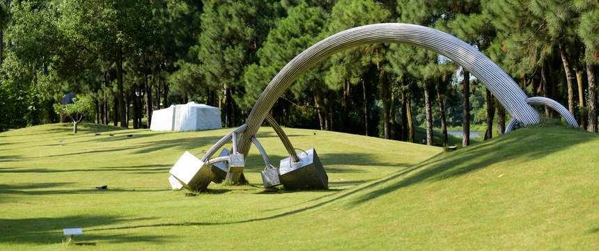 Cuộc 'hôn phối' của điêu khắc và kiến trúc đương đại Việt Nam - Ảnh 3.