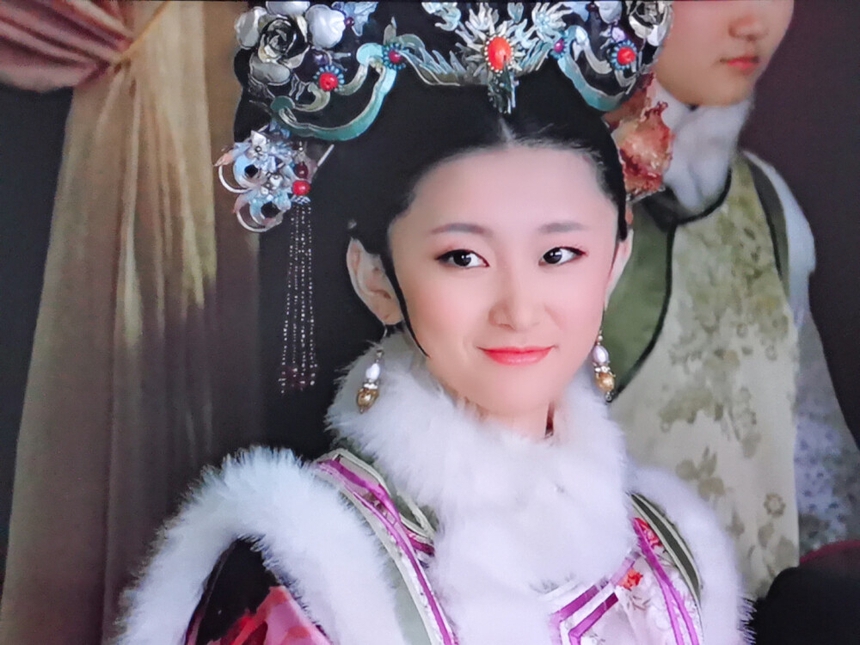 Mỹ nhân mệnh khổ: Là con tốt thí của Hoa phi và Ung Chính, bị Chân Hoàn đưa vào lãnh cung đến cái chết cũng là một ẩn số - Ảnh 5. Mỹ nhân mệnh khổ: Là con tốt thí của Hoa phi và Ung Chính, bị Chân Hoàn đưa vào lãnh cung đến cái chết cũng là một ẩn số - Ảnh 5.