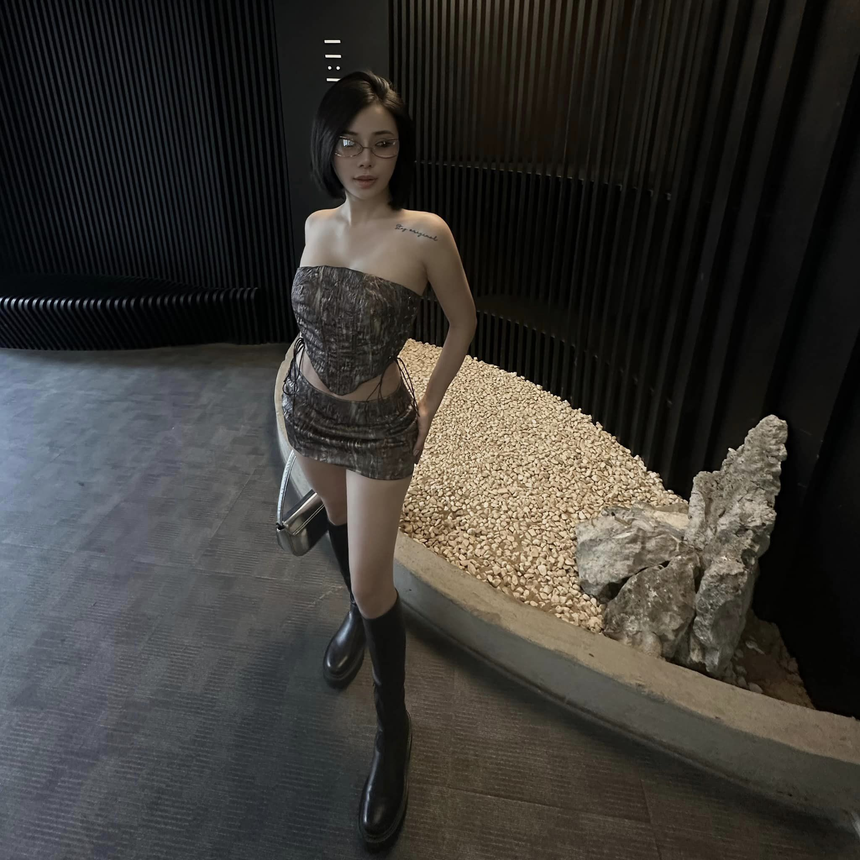 Nữ MC tuyệt sắc của làng game Việt khoe hình ảnh ngày càng ‘bạo’ nhưng lại rất nóng bỏng gợi cảm - Ảnh 2.