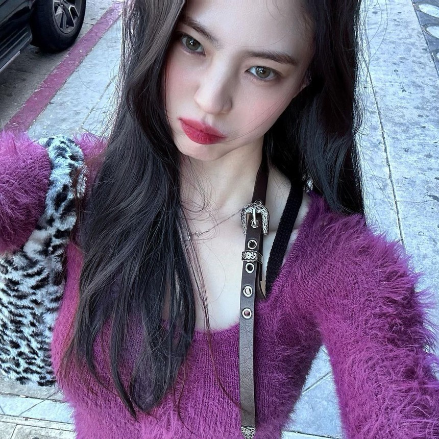 Ngất ngây với loạt ảnh quyến rũ trời sinh của Han So Hee, “cháy” thế nào mà được crush Song Hye Kyo vào thả tim liền tay - Ảnh 4.