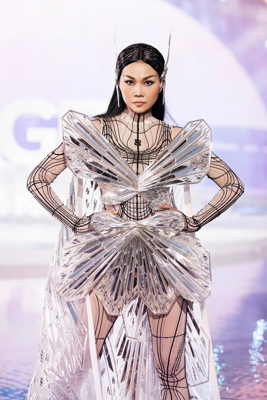 Chị đẹp Thanh Hằng hiếm hoi mặc bikini khoe dáng chuẩn - Ảnh 7. Chị đẹp Thanh Hằng hiếm hoi mặc bikini khoe dáng chuẩn - Ảnh 7.