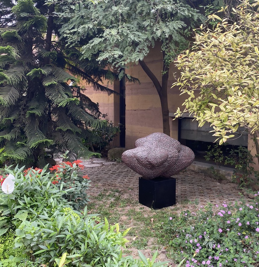 Cuộc 'hôn phối' của điêu khắc và kiến trúc đương đại Việt Nam - Ảnh 7.